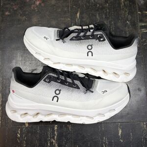 On Cloud Cloudtilt Running Shoes Mens US 13 Black Gray White Lightweight